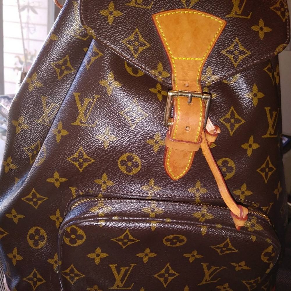 Authentic Louis Vuitton Montsouris MM